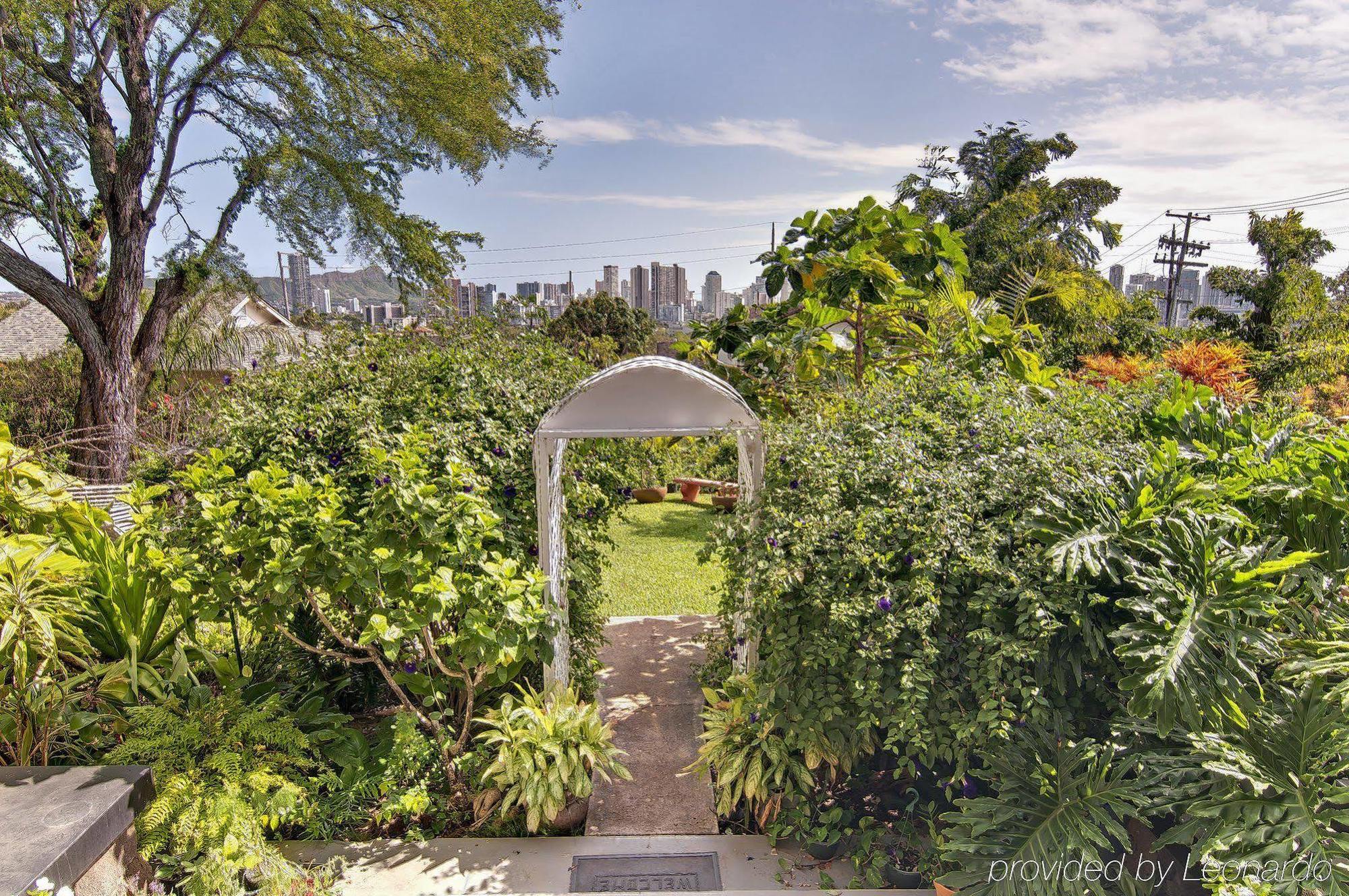 Manoa Valley Inn Honolulu Exterior photo